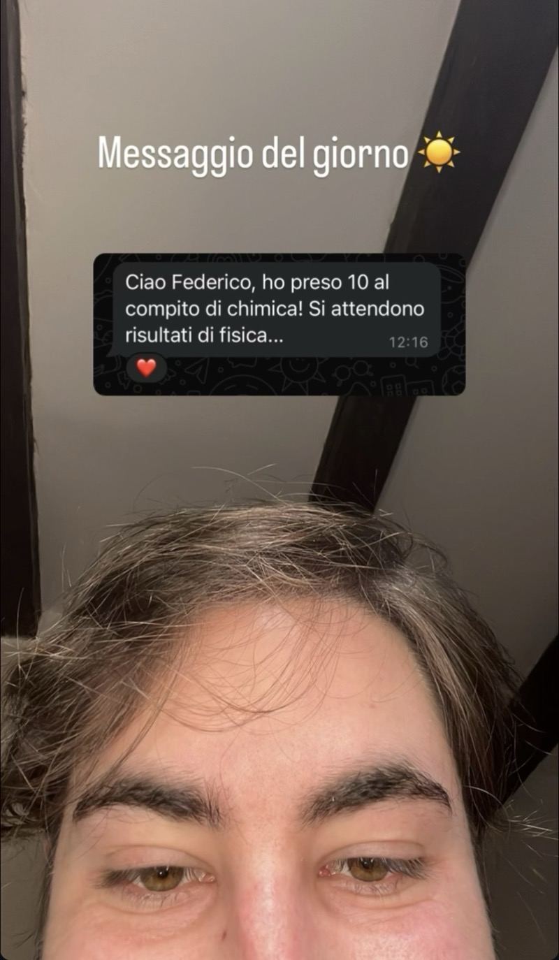 Storia Instagram di Mr. Pitagora: uno studente scrive di aver preso 10 al compito di chimica dopo le ripetizioni