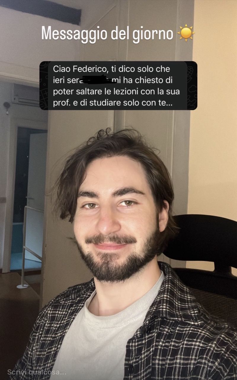 Un genitore racconta che il figlio vuole studiare solo con Federico e saltare le lezioni della prof