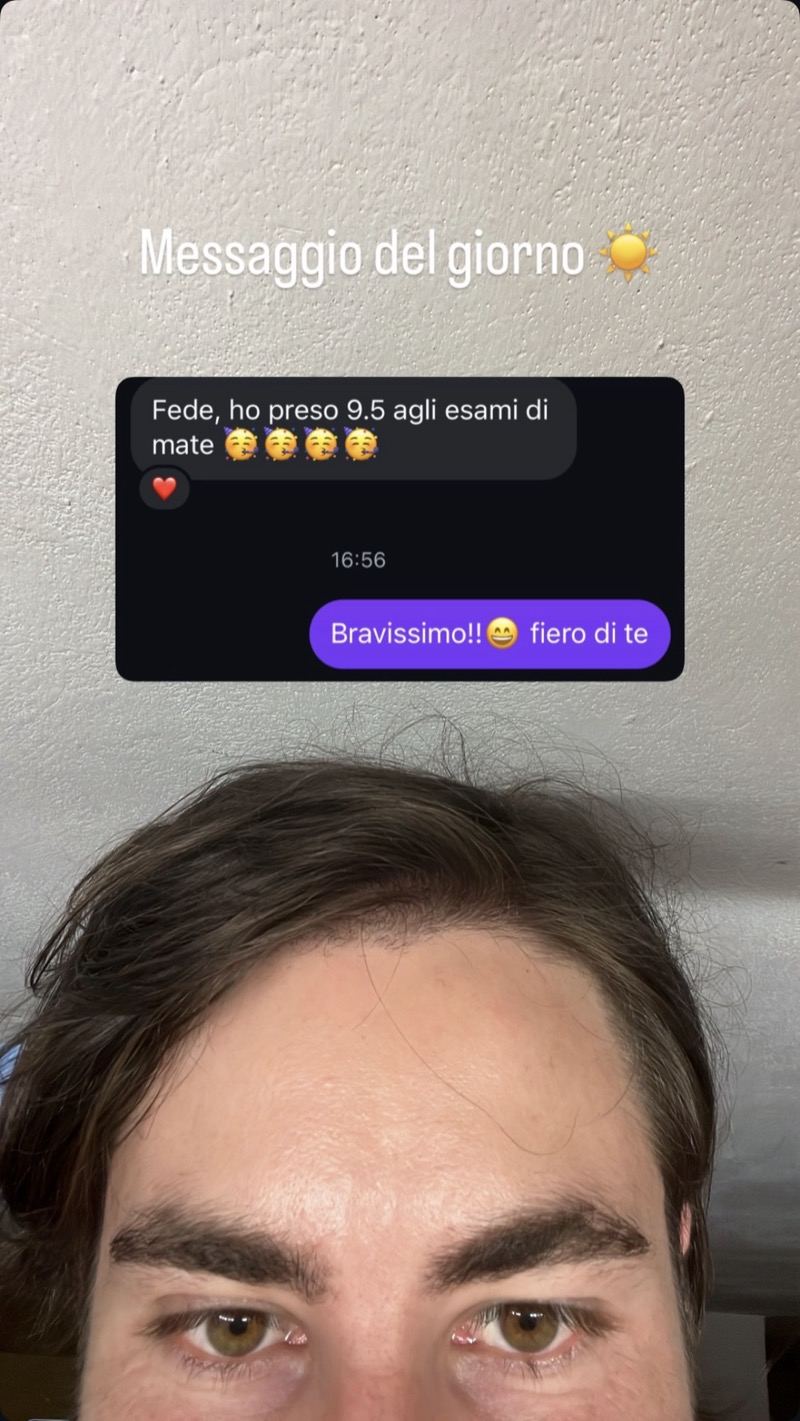 Studente scrive a Federico di aver preso 9.5 agli esami di matematica, il tutor risponde fiero di lui