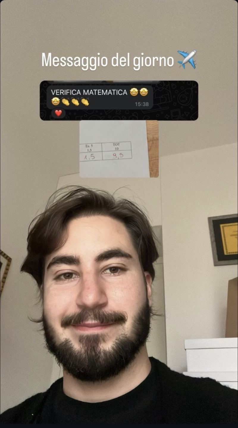 Storia di Mr. Pitagora: studente manda messaggio euforico per la verifica di matematica con voto 9,5