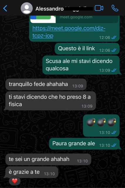 Alessandro comunica a Federico di aver preso 8 a fisica e lo ringrazia per le ripetizioni