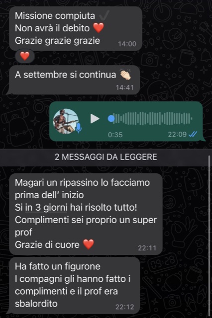 Genitore entusiasta su WhatsApp: debito evitato, complimenti al tutor e prof sbalordito in classe